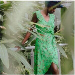 HIGHLINE COLLECTIVE GREEN FLORAL WRAP RUFFLE DRESS - L